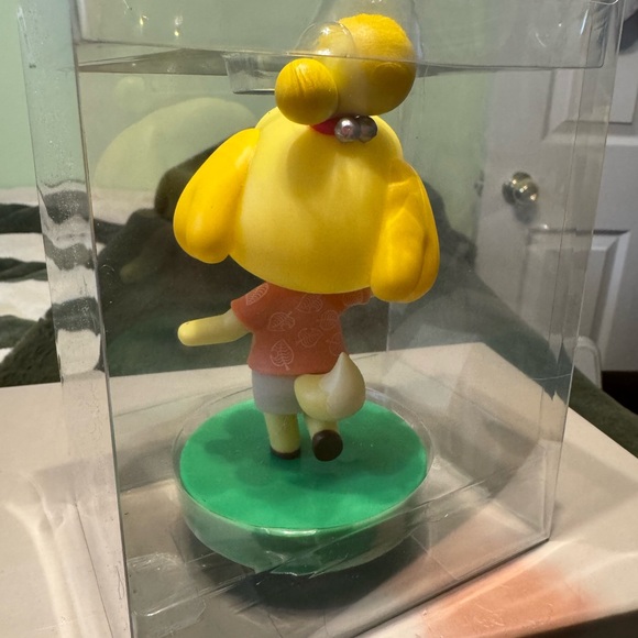 Animal Crossing Figurine Isabelle - Picture 3 of 4